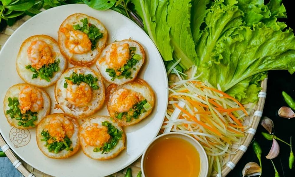 Dia-banh-khot-gion-rum-thom-ngon-Vung-Tau